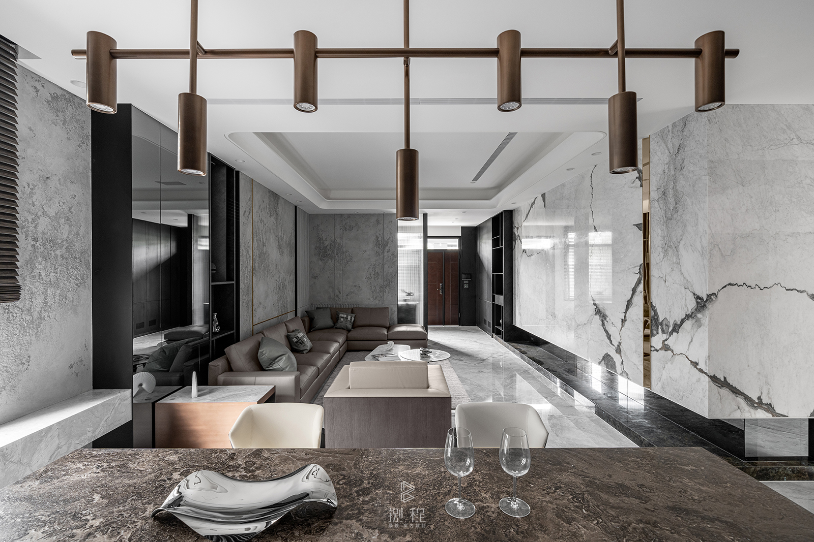 天花板不只是裝潢:挑高、木作、間接光源設計提案 天花板不只是裝潢:挑高、木作、間接光源設計提案